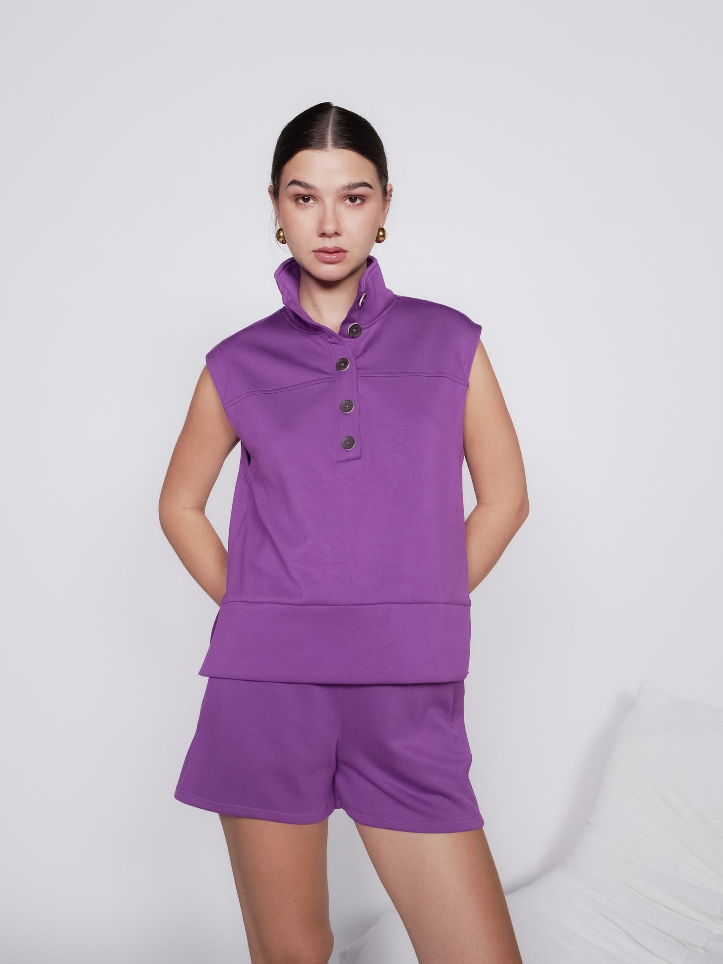 Gale Hi-neck Sleeveless Top