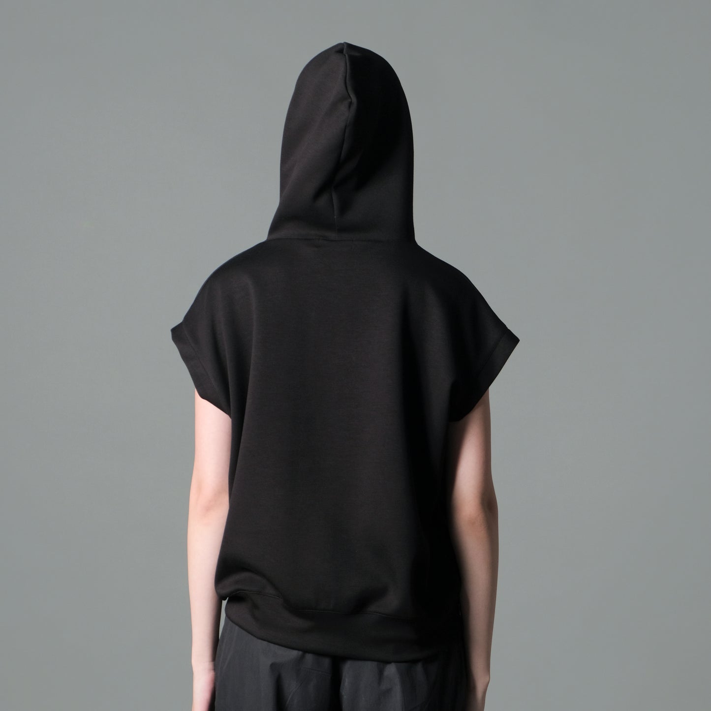 black sweater short sleeves top with hood back detail