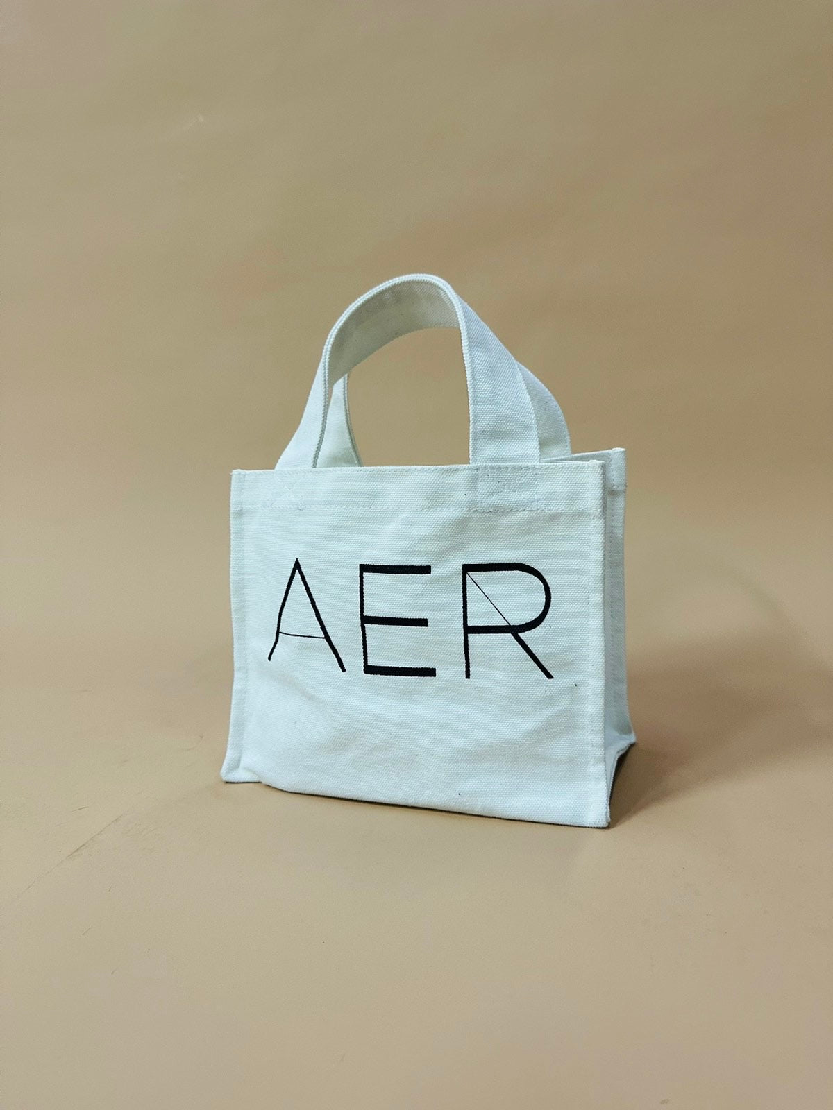 AER Tote bag