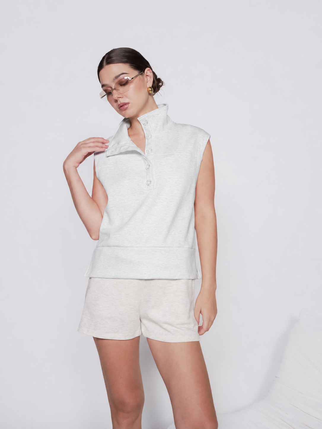 Gale Hi-neck Sleeveless Top
